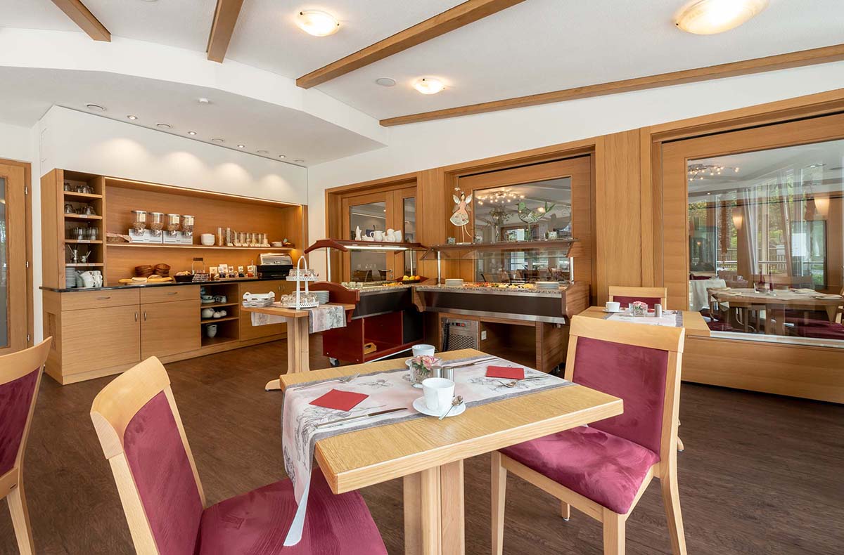 2 Tag(e) Romantikurlaub im Schwarzwald (Berneck) für 2 (1 Nacht) inkl. Halbpension in Altensteig Baden-Württemberg ✓