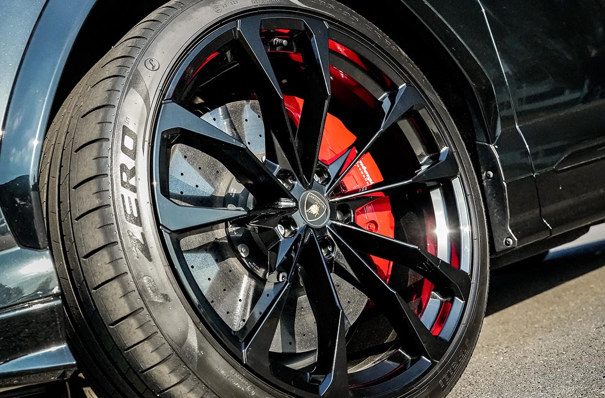 Lamborghini Urus mieten (1 Tag) Lamborghini Urus mieten (1 Tag)