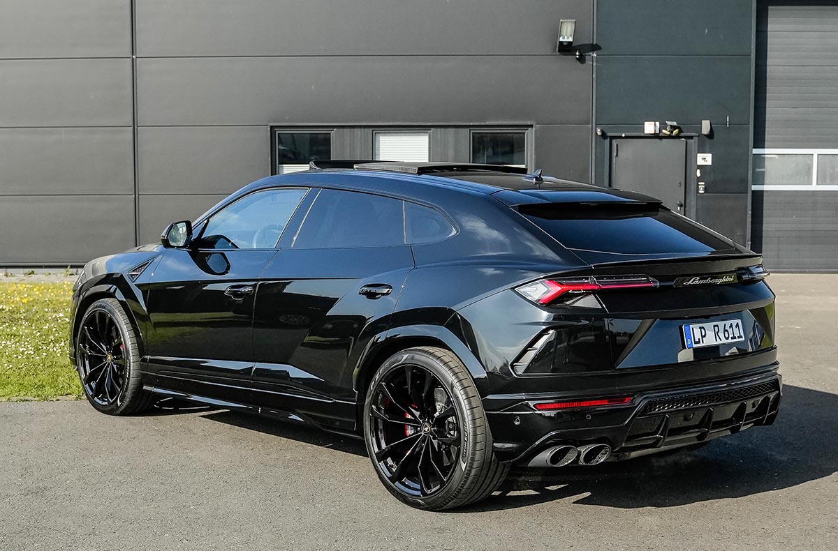 Lamborghini Urus mieten (1 Tag)