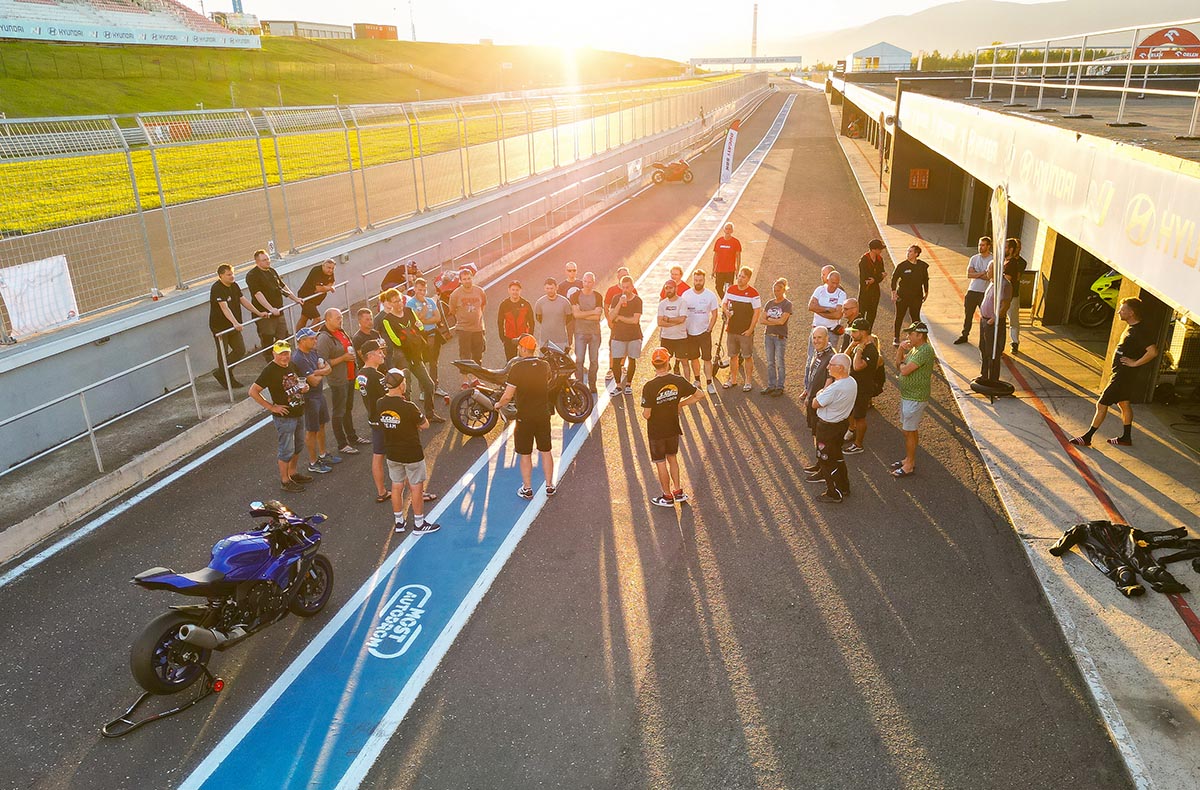 Motorradtraining Kurvenfahrt - Kurven meistern, Adrenalin spüren, Sicherheit gewinnen! in Oelsnitz /Erzgeb. Motorradtraining Kurvenfahrt - Kurven meistern, Adrenalin spüren, Sicherheit gewinnen! in Oelsnitz /Erzgeb.