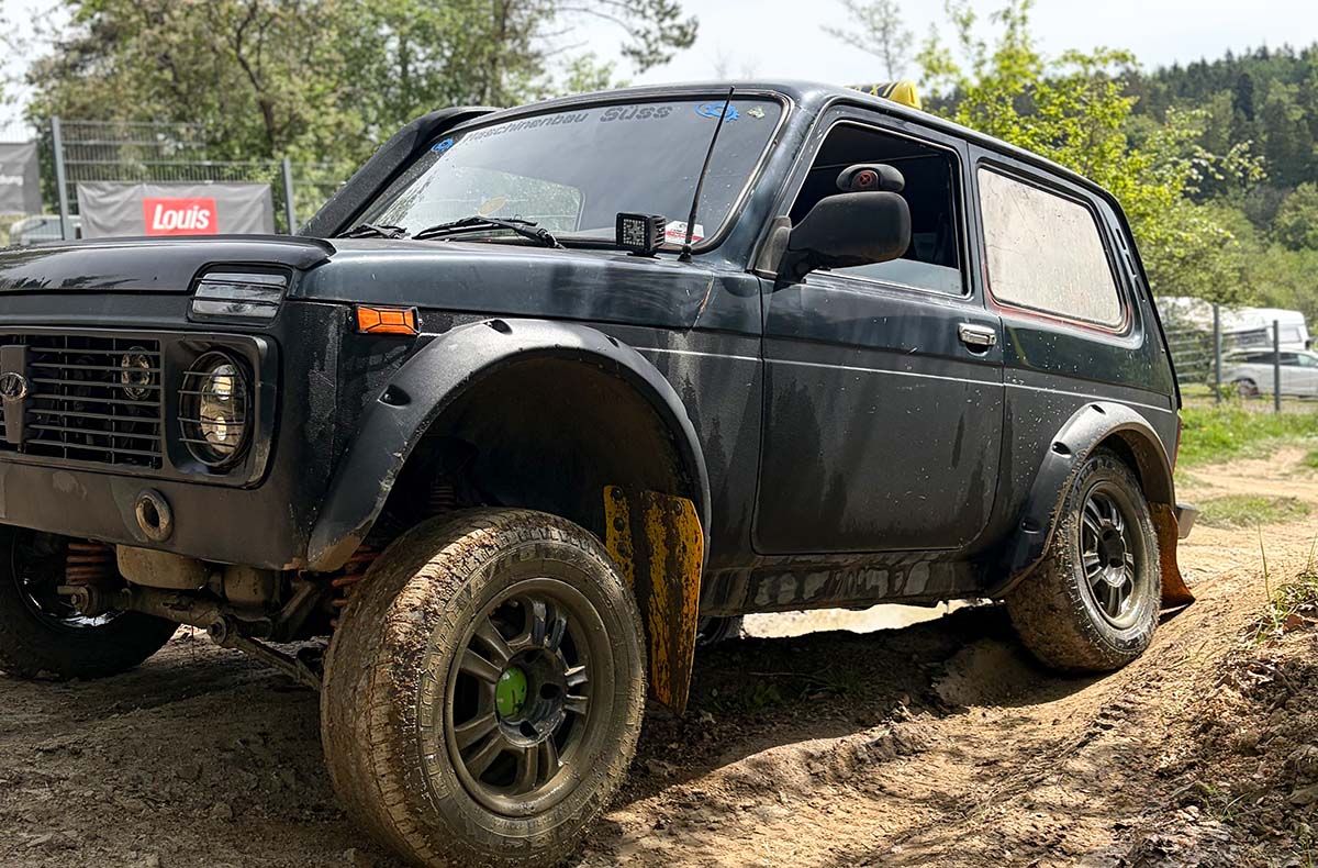 Offroad-Renntaxi am Nürburgring im LADA – Dein Offroad Abenteuer Nürburgring in Müllenbach