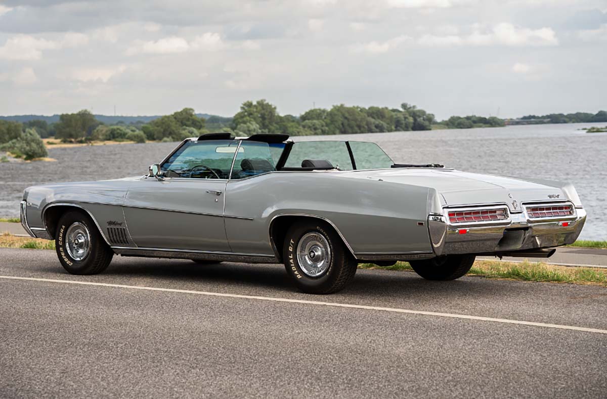 Oldtimer Erlebnisfahrt mit Chauffeur Hamburg