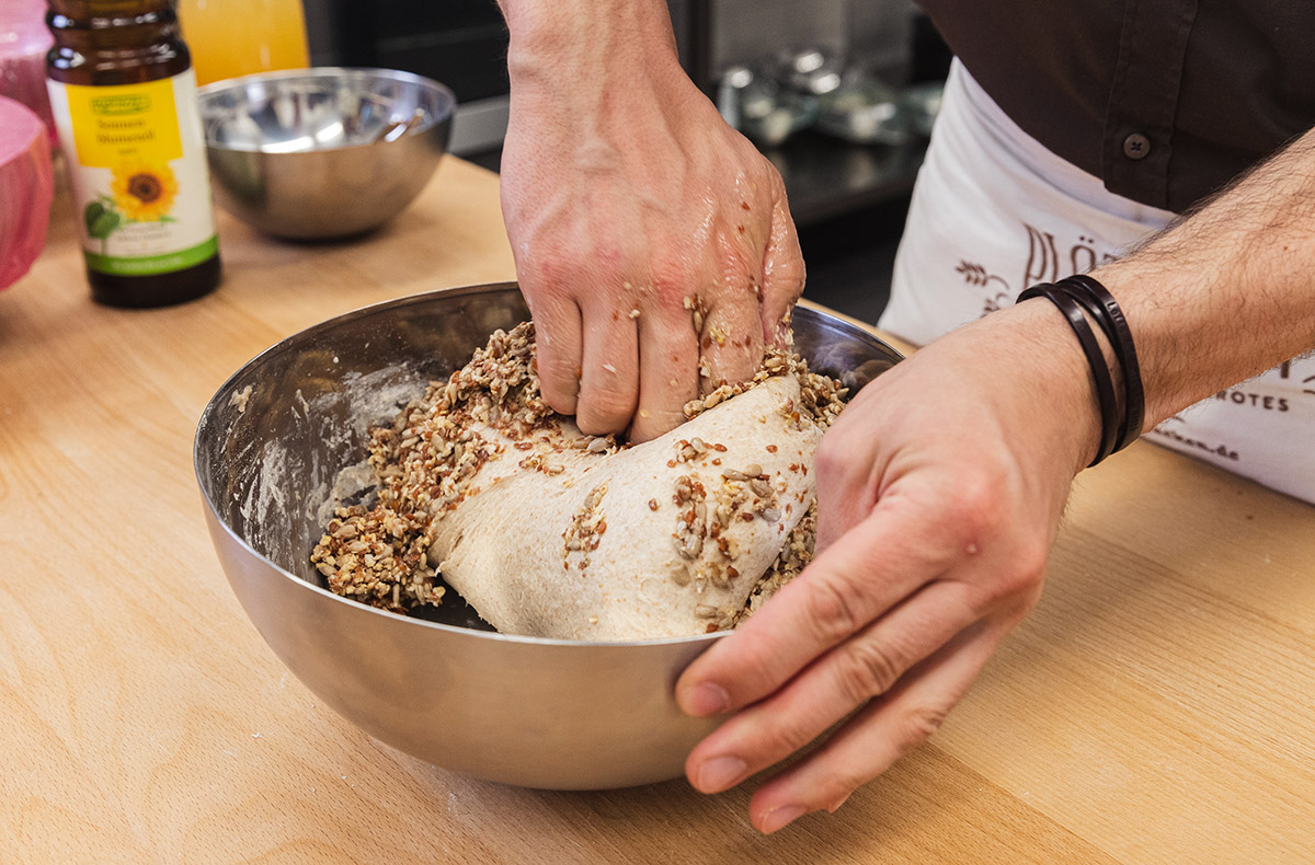 Online Kochkurs mit Lutz Geißler (Brotbackkurs) Landesweit (Onlinekurs) Online Kochkurs mit Lutz Geißler (Brotbackkurs) Landesweit (Onlinekurs)