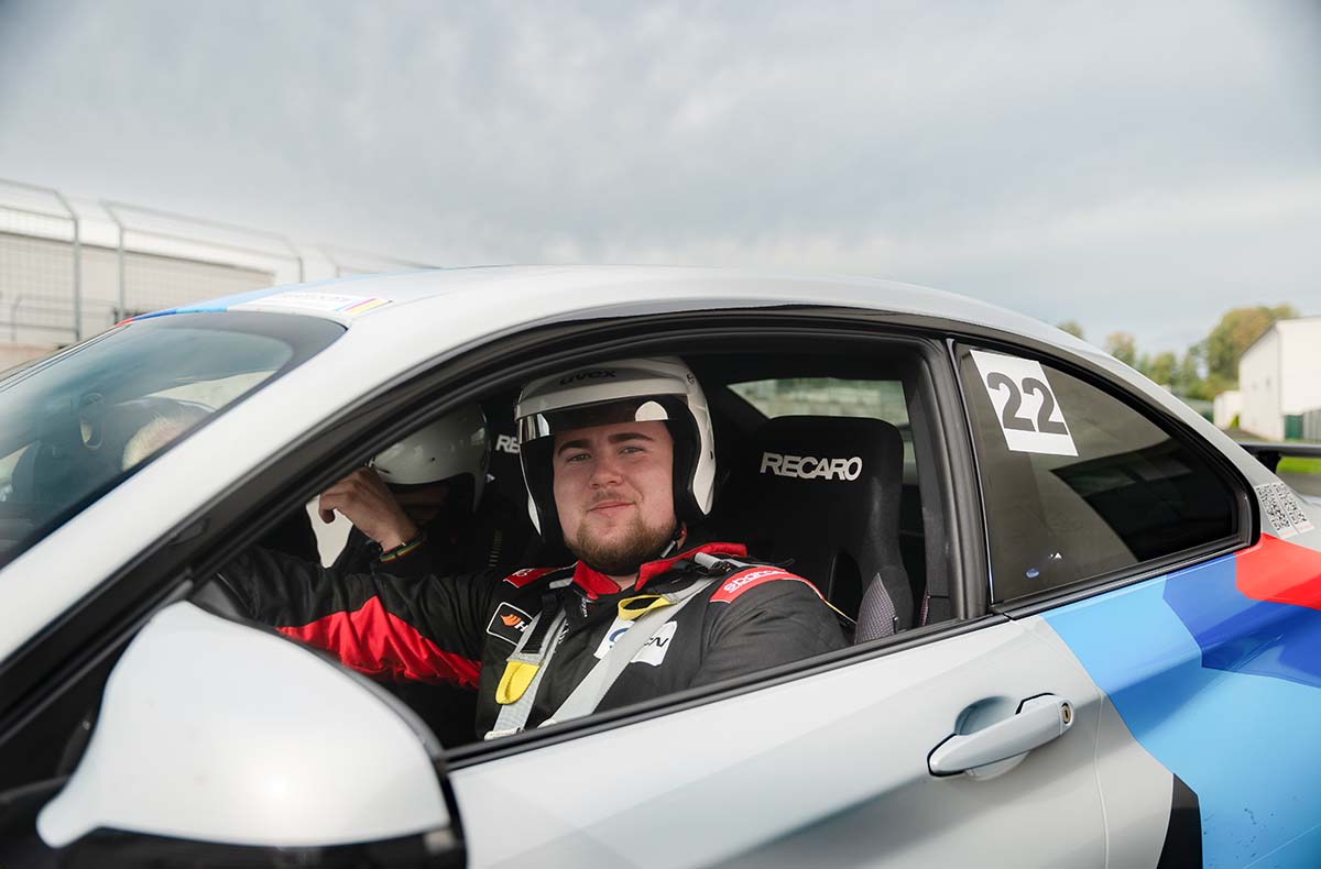 Renntaxi fahren und Rennstreckentraining BMW M2 (2 Std.)