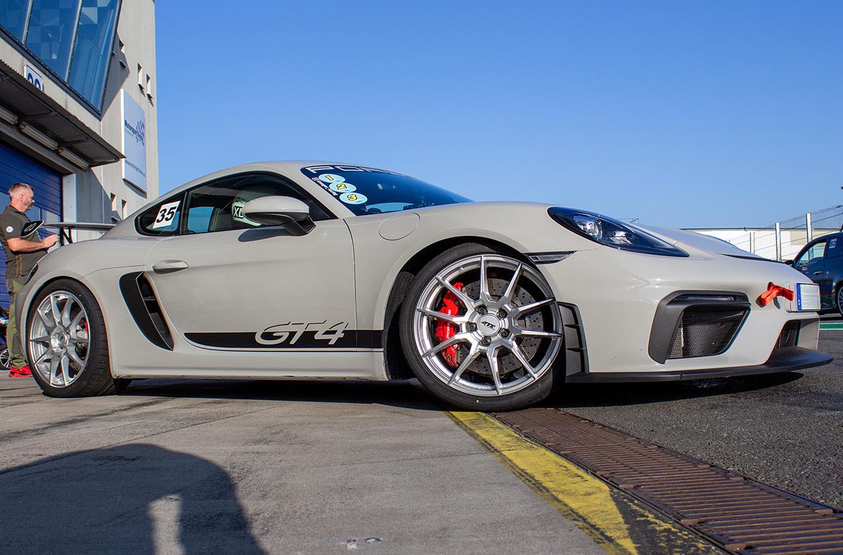 Renntaxi Porsche GT4 fahren Bad Driburg (1,5 Std.)