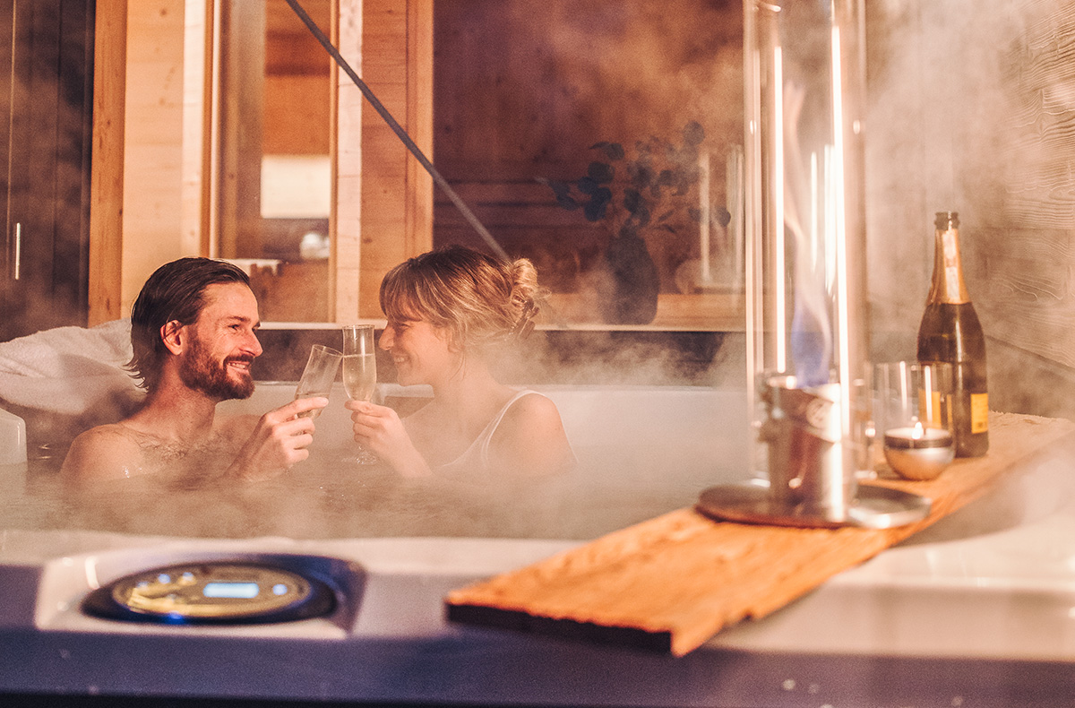 Romantikurlaub im Baumhaus Chalet für 2... Romantikurlaub im Baumhaus Chalet für 2...