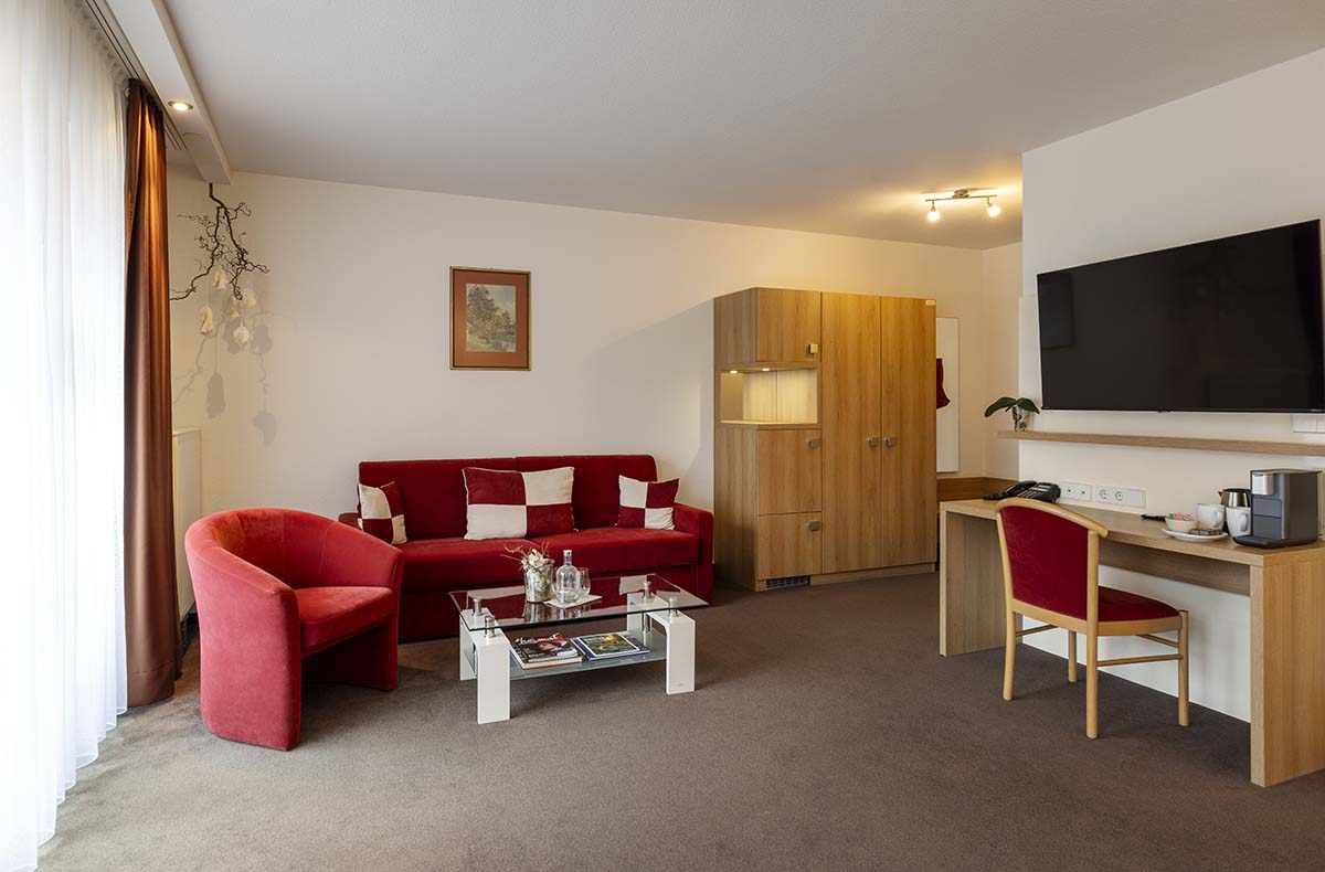 2 Tag(e) Romantikurlaub im Schwarzwald (Berneck) für 2 (1 Nacht) inkl. Halbpension in Altensteig Baden-Württemberg ✓