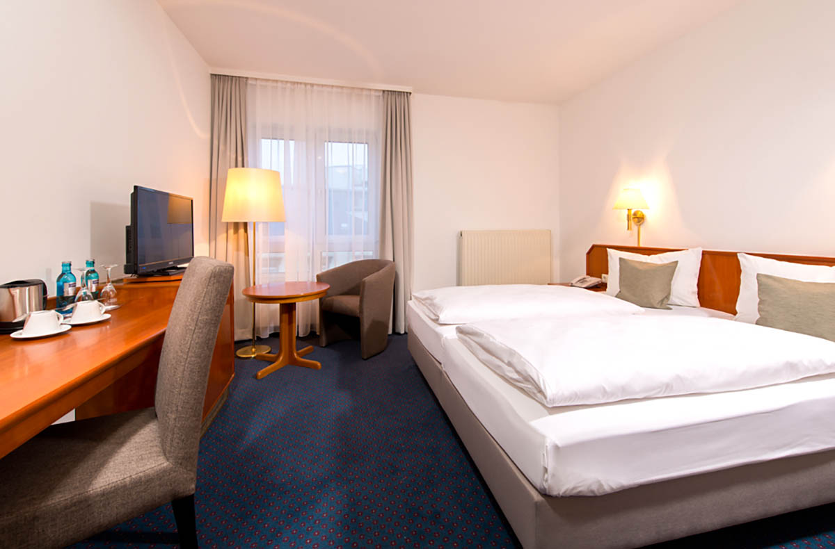 Romantikurlaub Neustadt an der WeinstraÃ... Romantikurlaub Neustadt an der WeinstraÃ...