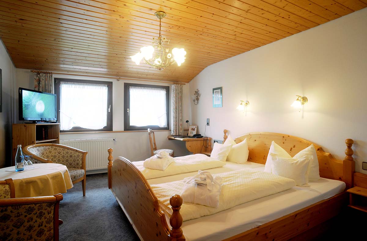 3 Tag(e) Romantischer Kurzurlaub Schwarzwald für 2 (2 Nächte) inkl. All Inclusive in Bernau im Schwarzwald Baden-Württemberg ✓ 3 Tag(e) Romantischer Kurzurlaub Schwarzwald für 2 (2 Nächte) inkl. All Inclusive in Bernau im Schwarzwald Baden-Württemberg ✓