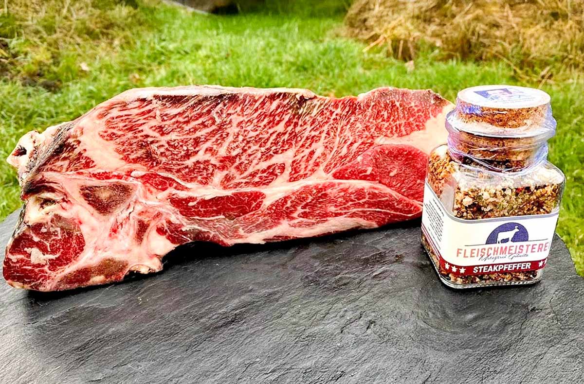 Exklusiver Rundflug mit Wagyu-Steak BBQ ...