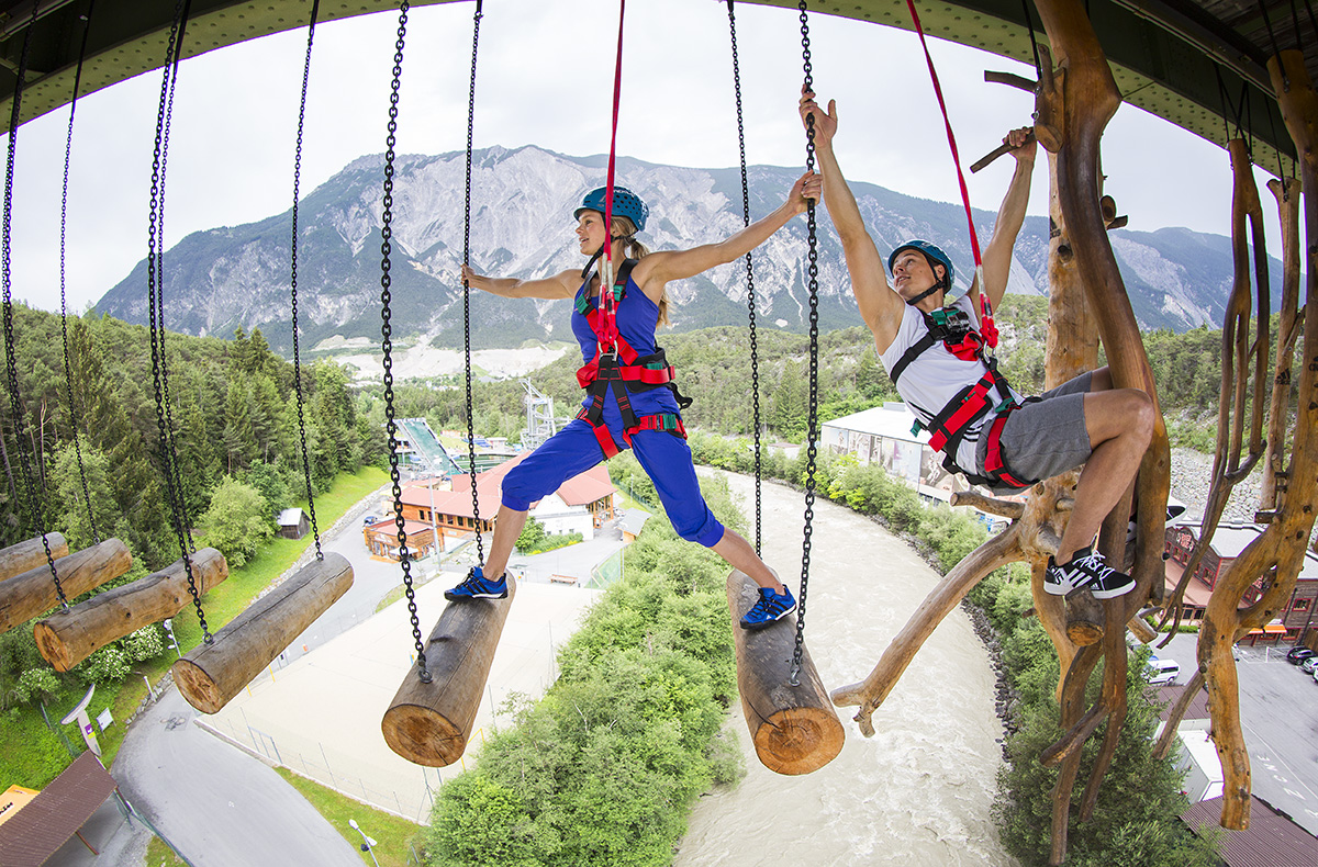 Schwebender Hochseilgarten in Tirol 