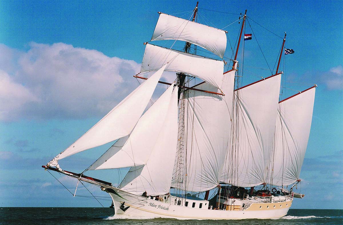 Segeln Hamburg mit Brunch für 2 (Nebensaison) Segeln Hamburg mit Brunch für 2 (Nebensaison)