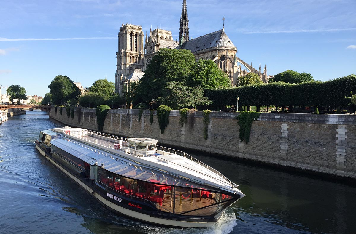 Bootsfahrt auf der Seine in Paris mit Mittagessen Bootsfahrt auf der Seine in Paris mit Mittagessen