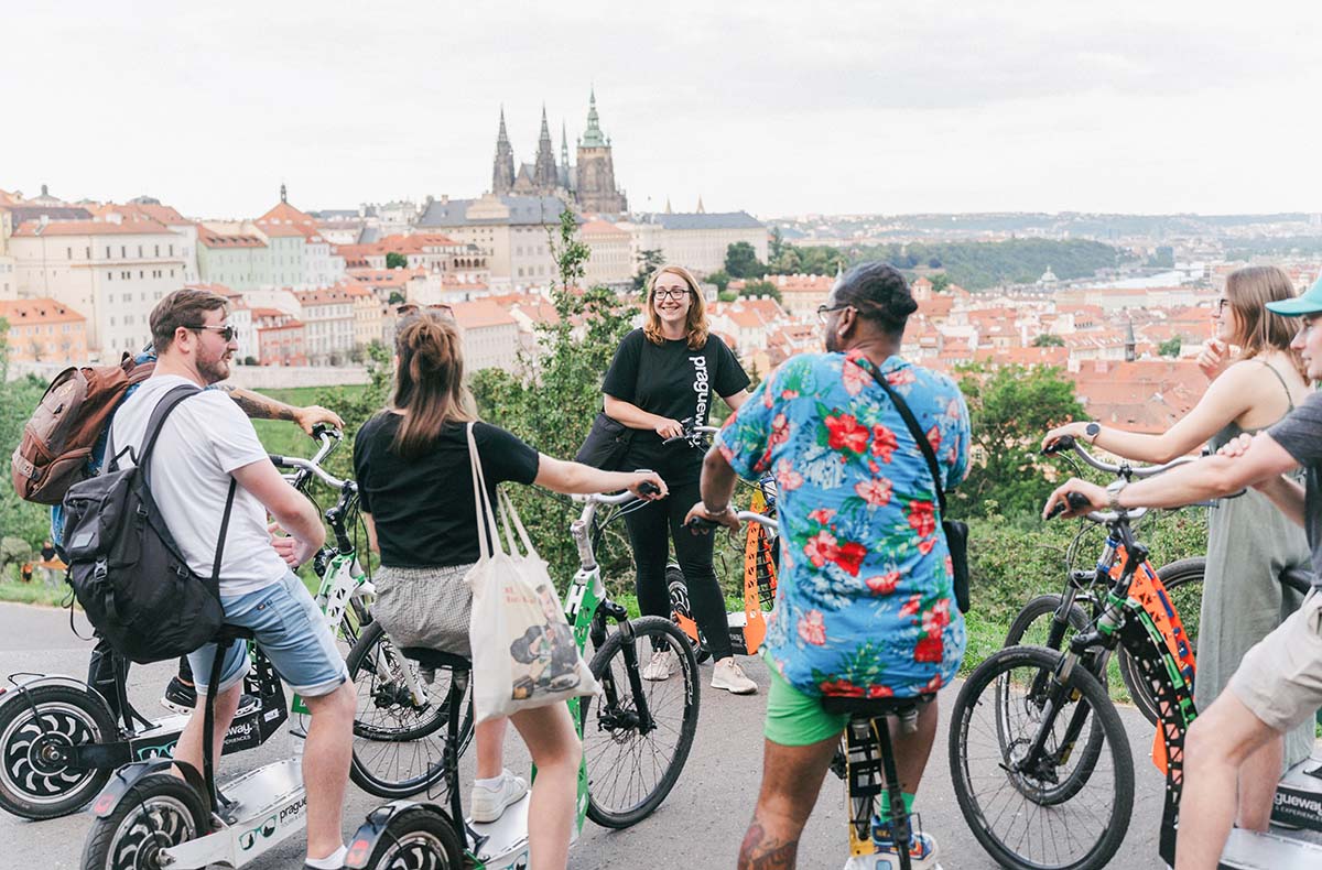 Sightseeing mit dem E-Scooter in Prag Sightseeing mit dem E-Scooter in Prag