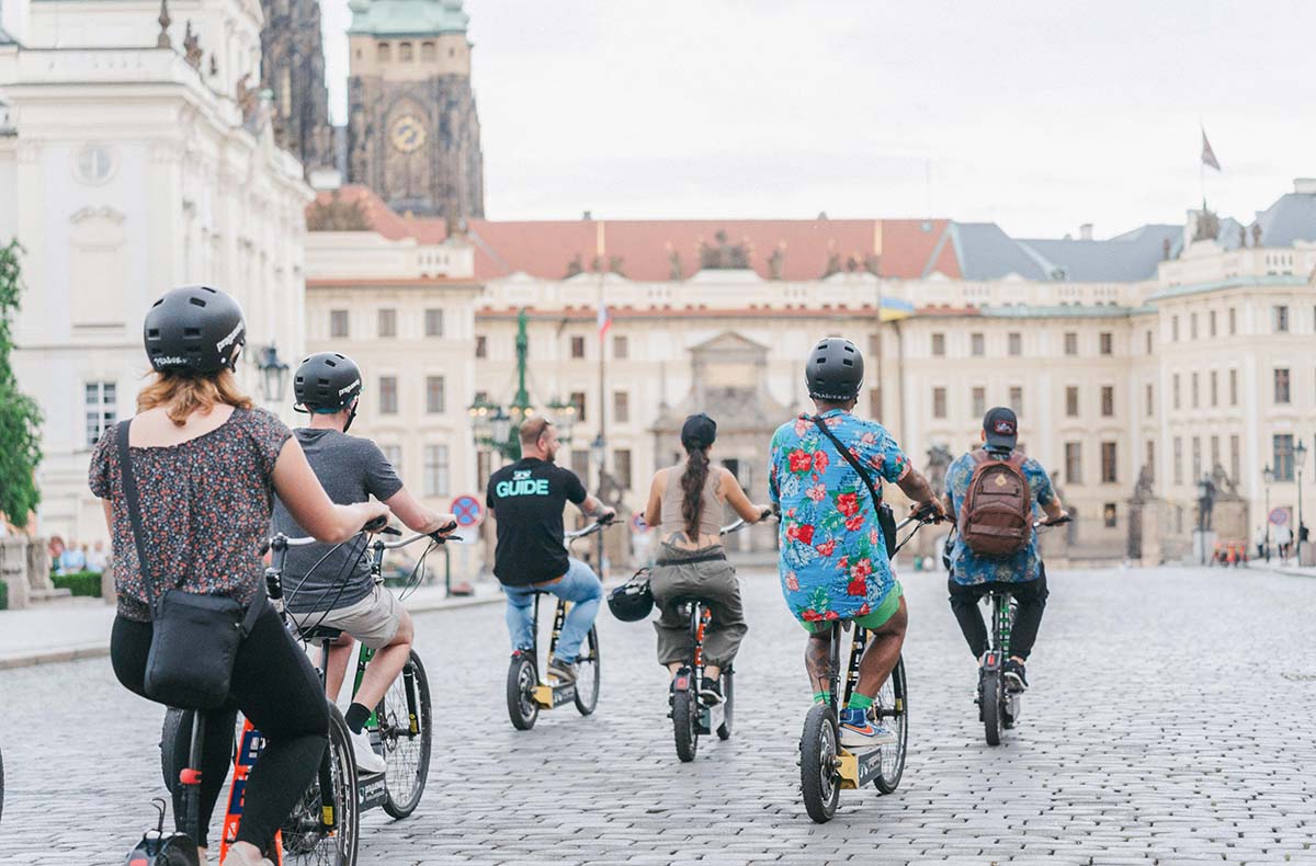 Sightseeing mit dem E-Scooter in Prag Sightseeing mit dem E-Scooter in Prag