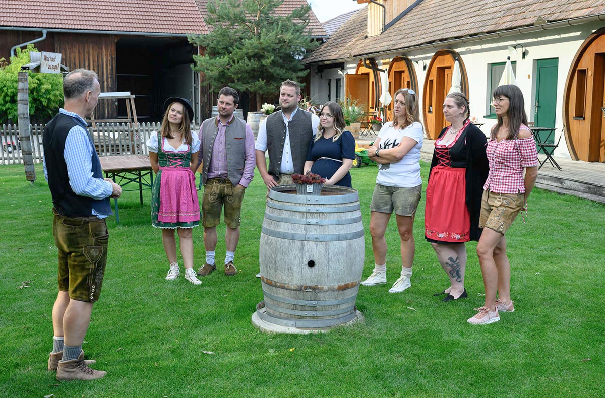 Single Urlaub in der Weinfass Suite (2 N... Single Urlaub in der Weinfass Suite (2 N...