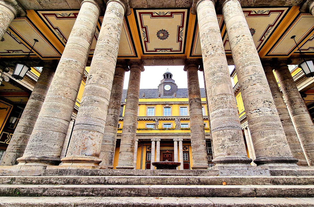 Stadtführung Schwabing: Münchens Kultviertel - Schwabings kreative Seele live erleben Stadtführung Schwabing: Münchens Kultviertel - Schwabings kreative Seele live erleben