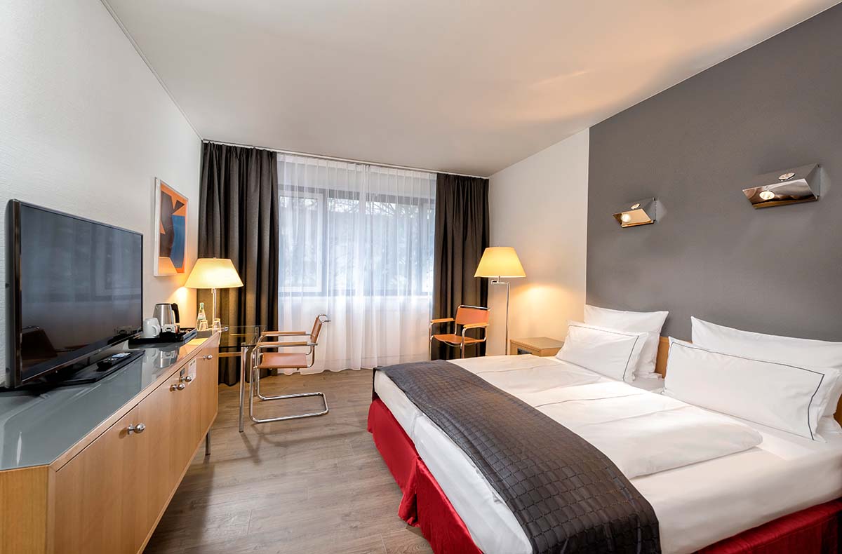 2 Tage Weihnachtsmarkt Kurztrip Berlin für 2 Holiday Inn Berlin City West (1 Nacht) inkl. Frühstück 2 Tage Weihnachtsmarkt Kurztrip Berlin für 2 Holiday Inn Berlin City West (1 Nacht) inkl. Frühstück
