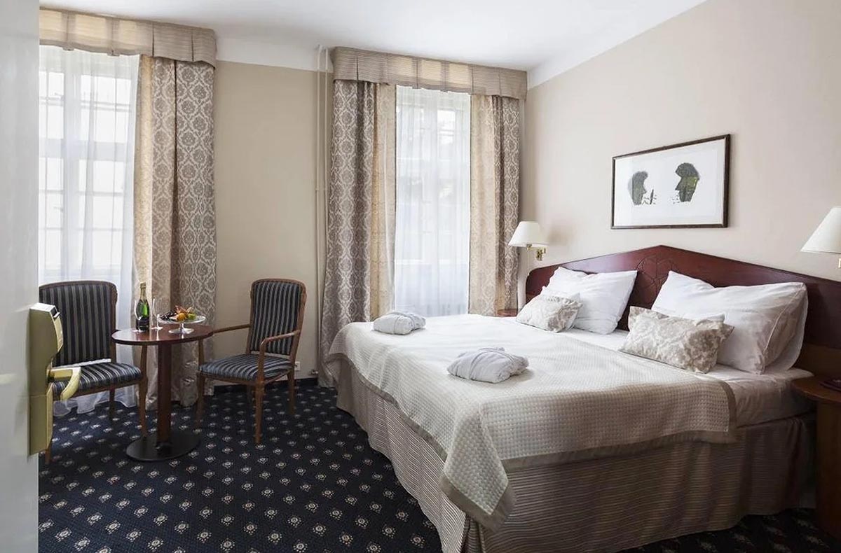 3 Tage Städtetrip Prag für 2 (2 Nächte) - Pytloun Old Armoury Hotel Prag inkl. Halbpension 3 Tage Städtetrip Prag für 2 (2 Nächte) - Pytloun Old Armoury Hotel Prag inkl. Halbpension