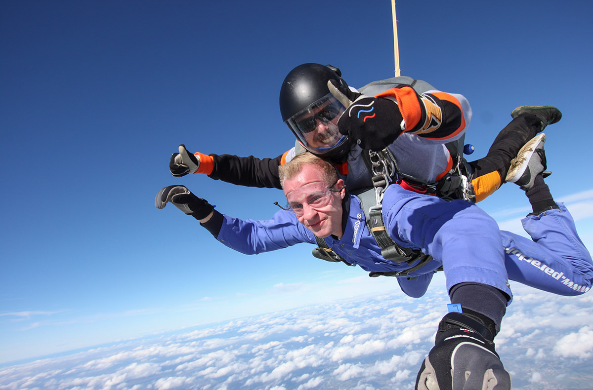 Fallschirm Tandemsprung (Werktags) Neudo...