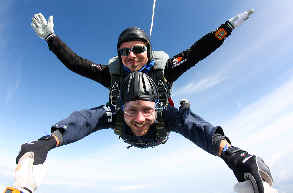 Fallschirm Tandemsprung (Werktags) Neudo...