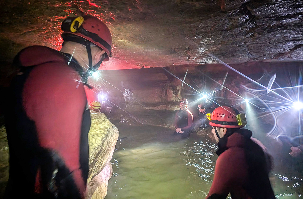 Höhlentrekking und -schwimmen Reutlingen Höhlentrekking und -schwimmen Reutlingen