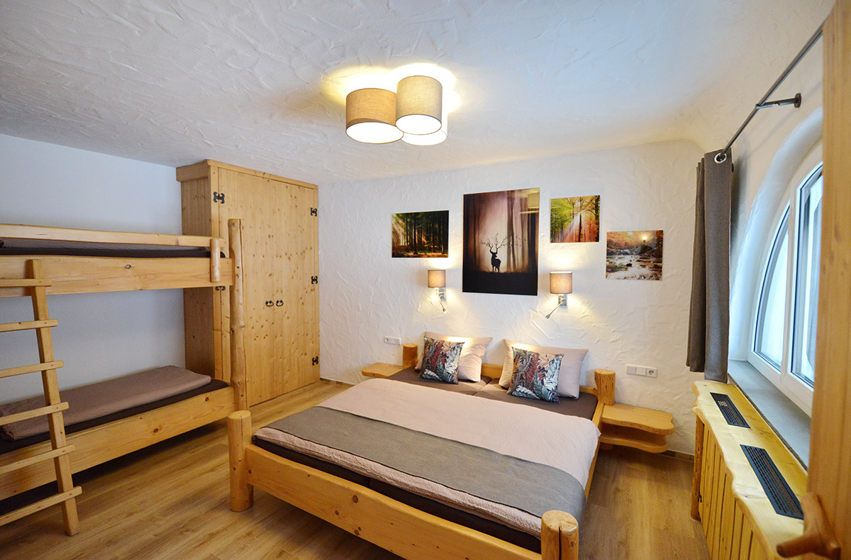 4 Tag(e) Übernachten im einzigartigen Erdhaus im Feriendorf Auenland für 2 (3 Nächte) inkl. Frühstück 4 Tag(e) Übernachten im einzigartigen Erdhaus im Feriendorf Auenland für 2 (3 Nächte) inkl. Frühstück