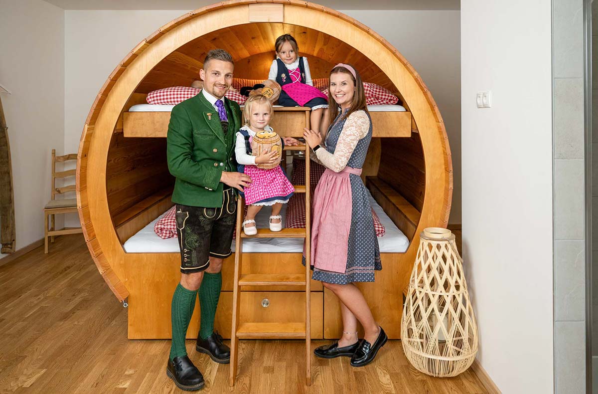 Übernachtung im Weinfass für 4 Grub an...