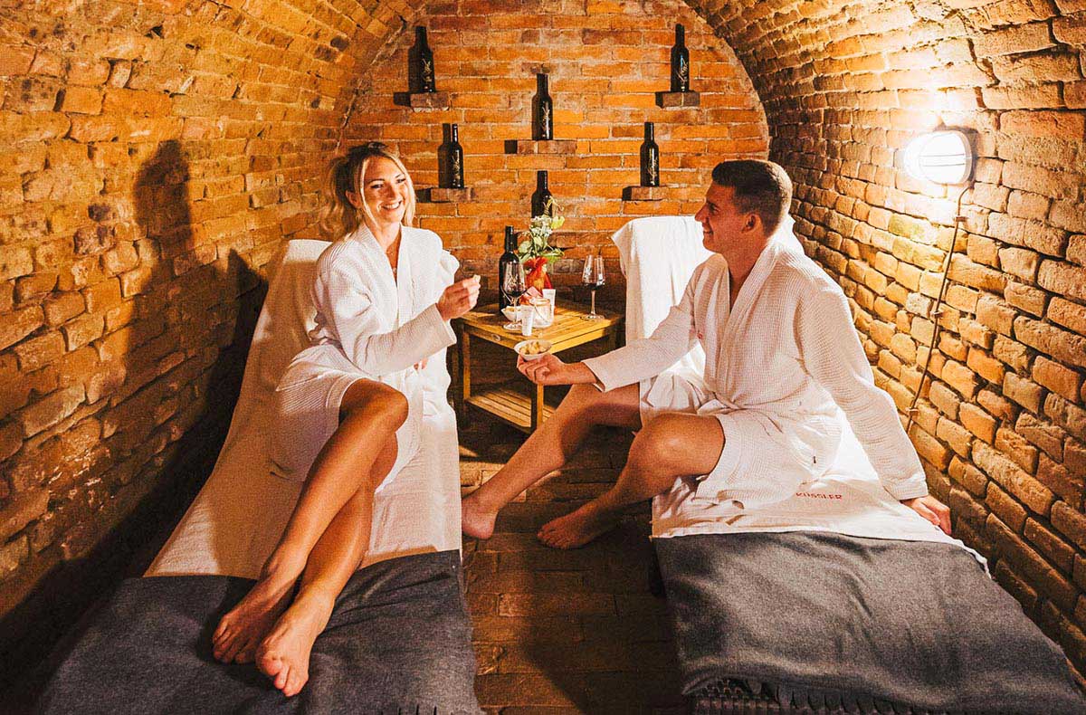 Urlaub mit Freunden im Weinfass Grub an ... Urlaub mit Freunden im Weinfass Grub an ...