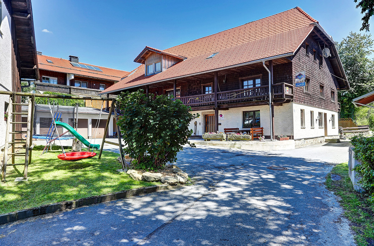 3 Tag(e) Urlaub mit Hund St. Oswald für 2 (2 Nächte) inkl. Halbpension Bayern ✓