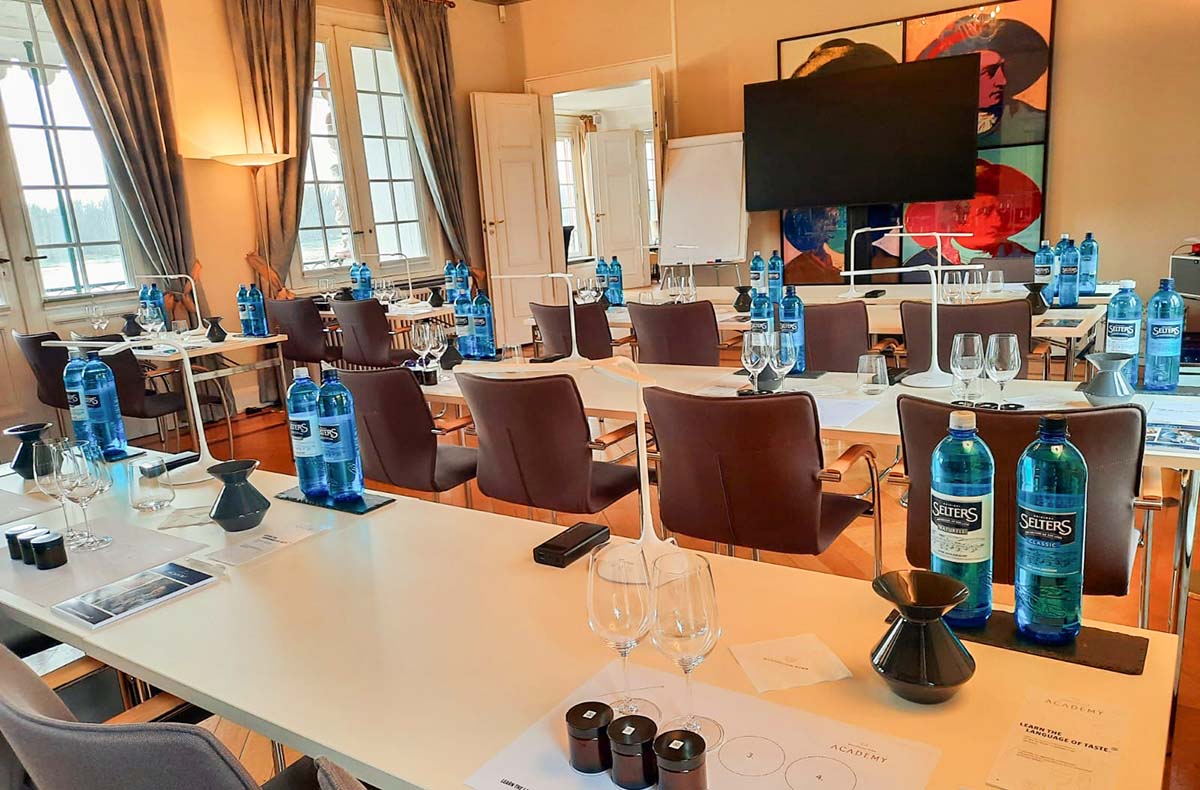 Wein-und Schaumweinseminar in der Villa ...