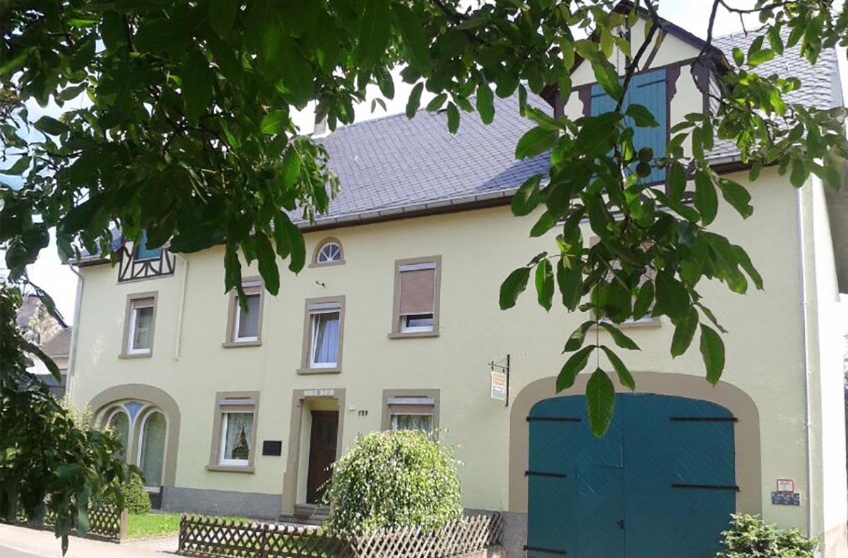 Weingut Kurzurlaub an der Mosel für 2 (2 Nächte) - Moselgenuss mit Winzerblick live in Kröv Weingut Kurzurlaub an der Mosel für 2 (2 Nächte) - Moselgenuss mit Winzerblick live in Kröv
