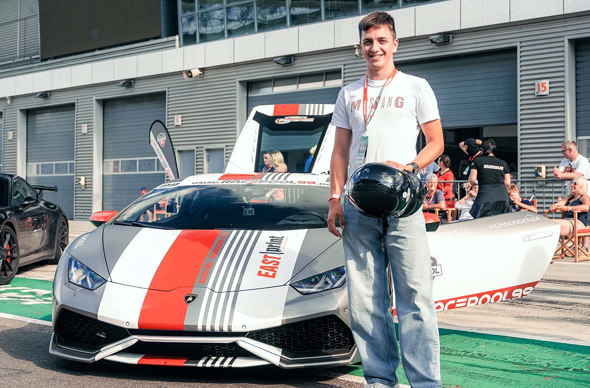 Lamborghini selber fahren ab 14 Jahre (4 Rd.) Lamborghini selber fahren ab 14 Jahre (4 Rd.)