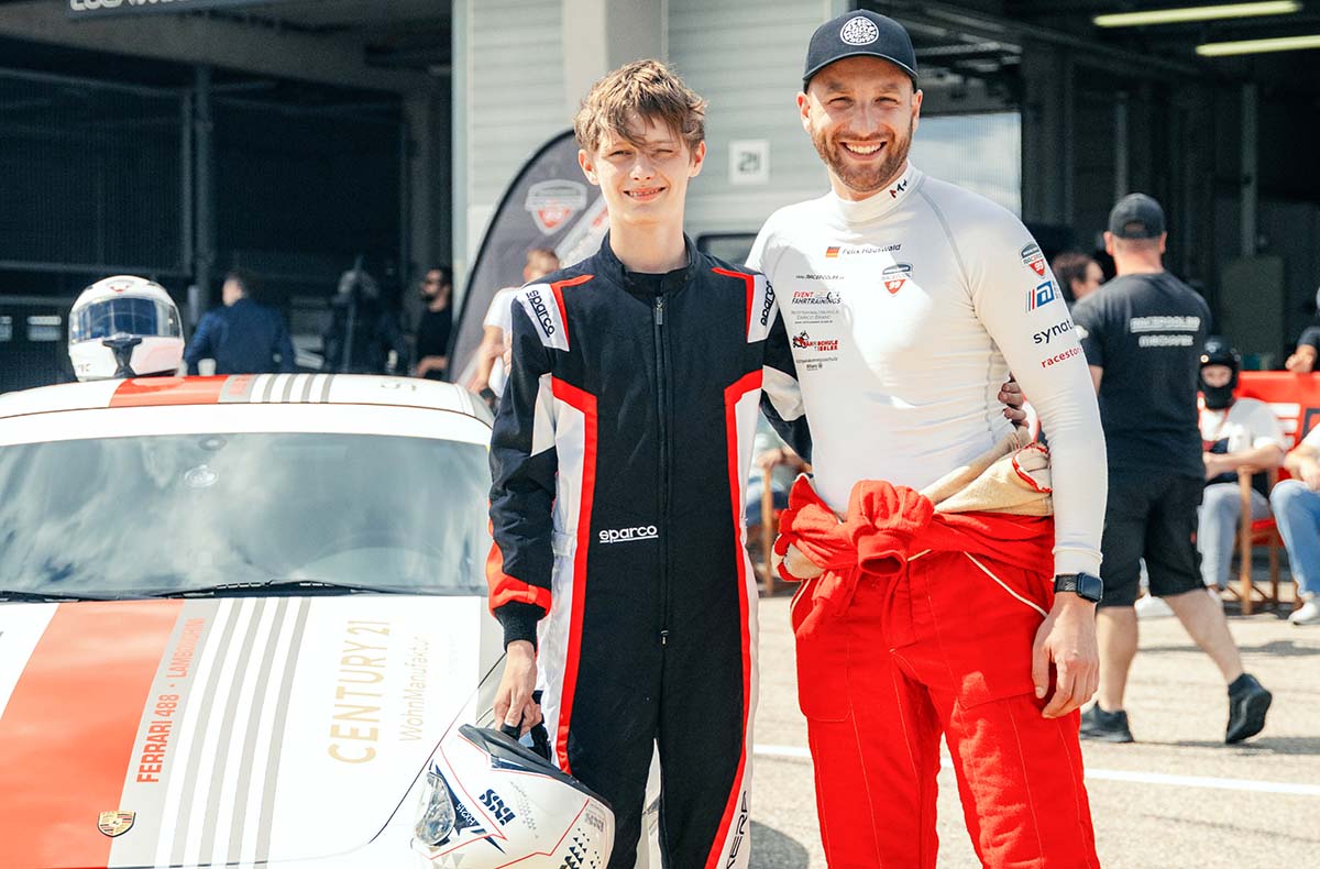 Porsche 911 GT3 selber fahren ab 14 Jahre (2 Rd.) - Mit 14 im GT3 durchstarten in Schönwald,Templin,Oberlungwitz,Schipkau Klettwitz,Oschersleben (Bod und weitere Orte! Porsche 911 GT3 selber fahren ab 14 Jahre (2 Rd.) - Mit 14 im GT3 durchstarten in Schönwald,Templin,Oberlungwitz,Schipkau Klettwitz,Oschersleben (Bod und weitere Orte!