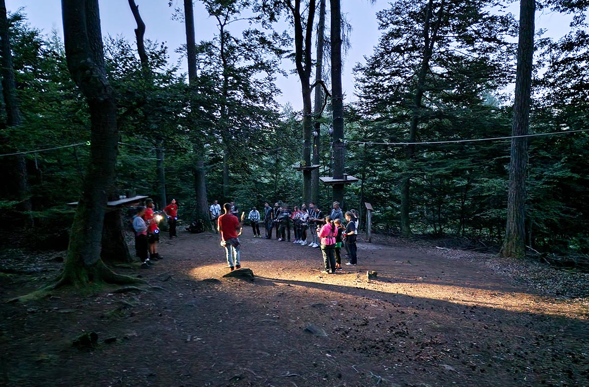 Ziplining bei Nacht im Pfälzerwald - Sternenglück beim Midnight Zipping im Pfälzerwald in Elmstein (Iggelbach) Ziplining bei Nacht im Pfälzerwald - Sternenglück beim Midnight Zipping im Pfälzerwald in Elmstein (Iggelbach)